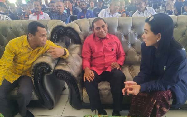 Bisik-Bisik Anton Hadjon, Julie Laiskodat dan Nani Betan