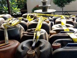 Ya Ampun, Oknum Anggota Polres Lembata Jadi Tersangka Penyelundupan BBM Ilegal