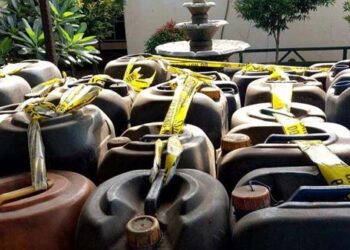 Ya Ampun, Oknum Anggota Polres Lembata Jadi Tersangka Penyelundupan BBM Ilegal