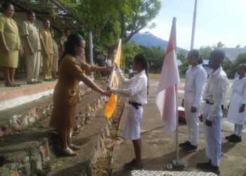 Lantik Pengurus OSIS Spentig Hewa, Kepsek : Pengurus Harus Jadi Teladan!