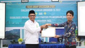 Lakukan Evaluasi Pelaksanaan Anggaran Tahun 2022, KPPN Larantuka Juga Beri Apresiasi ke Satker Mitra Kerja