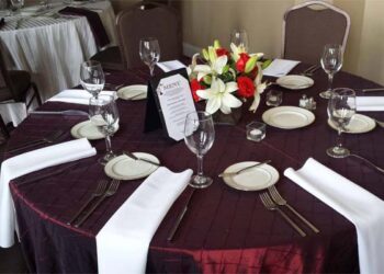 Meja Makan adalah Simbol Cinta