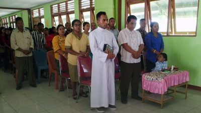 Pererat Tali Kekeluargaan, Spentig Hewa Rayakan Natal dan Tahun Baru Bersama