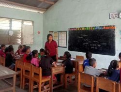 Tutor SANPUKAT Ajari Peserta Didik SDK Nara untuk Bermain