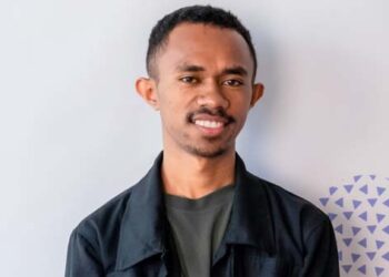 Tradisi Kolot Membotaki Siswa di Sekolah