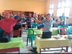 MGMP SMPN 2 Komodo – Mabar, Kepala Sekolah Ajak Para Guru Evaluasi Diri Sendiri