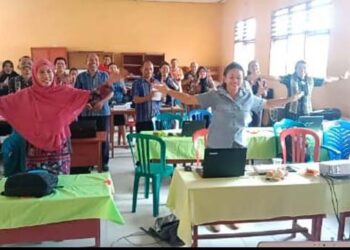 MGMP SMPN 2 Komodo – Mabar, Kepala Sekolah Ajak Para Guru Evaluasi Diri Sendiri