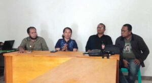 Kunjungi Panwaslu Kecamatan Atadei, Yuanita Wake: Perkuat Barisan, Kuasai Regulasi