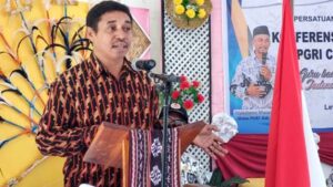 Camat Lewolema: Para Guru Mesti Tampil dengan Karya Nyata