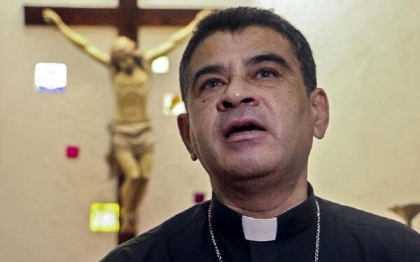 Dituduh Lawan Diktator Nikaragua, Uskup Rolando Alvares Divonis 26 Tahun Penjara