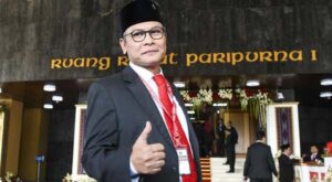 Jokowi Segera Reshuffle Kabinet, Johan Budi : Saya Berdoa Pak Mahfud tidak !