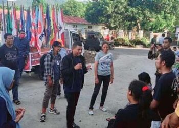 Sampaikan Aspirasi, Difabel Lembata Cegat Rombongan Kirab Pemilu 2024 KPU Lembata