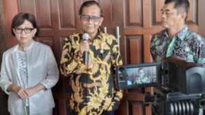 Mahfud MD Lapor KPK, Ada Transaksi Mencurigakan Senilai Rp300 Triliun di Kemenkeu