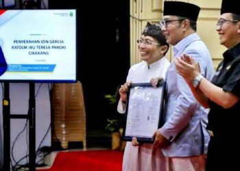 Akhirnya, Gubernur Ridwal Kamil Serahkan Izin Pembangunan Gereja Paroki Cikarang