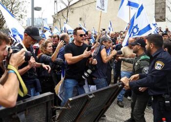 Tolak Rencana Netanyahu, Puluhan Ribu Warga Israel Lancarkan Aksi Demonstrasi