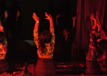 Membaca Teks dalam Konteks Yang Lebih Luas