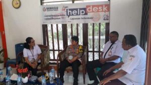 Kunjungi Sekretariat Bawaslu Lembata, Kapolres Vivick Tjangkung: Polisi tidak Bisa Jalan Sendiri
