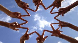 Bersatu Agar Tetap Berdiri Kokoh