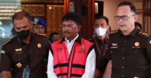 Tersangka Dugaan Korupsi BTS Mengaku “Ditekan” Orang di Luar Kementrian Kominfo