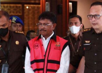 Tersangka Dugaan Korupsi BTS Mengaku “Ditekan” Orang di Luar Kementrian Kominfo