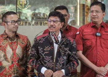 Kejaksaan Agung Tahan Menkominfo Johnny Plate, Diduga Terlibat Korupsi Proyek BTS Bakti Kominfo