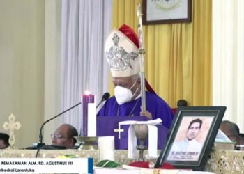 Uskup Fransiskus Pimpin Misa Pemakaman, Agus Boli: Romo Gusti Iri Bercita-cita Jadi Pengacara Gereja
