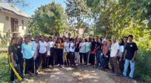 103 Siswa Kelas XII SMAN 1 Nagawutung Tanam  Pohon Sebagai Kenangan