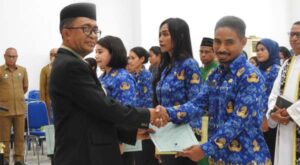 Ambil Sumpah Janji 128 PNS di Lembata, Penjabat Bupati: ASN Itu Menjadi Pelayan Masyarakat