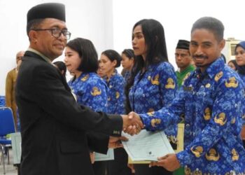 Ambil Sumpah Janji 128 PNS di Lembata, Penjabat Bupati: ASN Itu Menjadi Pelayan Masyarakat