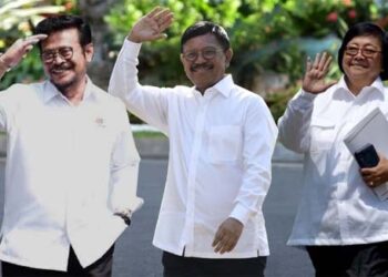 Jokowi Beri Signal Akan Lakukan Reshuffle Tiga Menteri dari NasDem; Johnny Plate, Siti Nurbaya dan Yasin Limpo