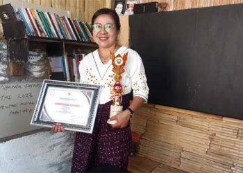 Pimpinan Harian Sinkron Terima Penghargaan Inovator Pendidikan 2023