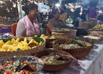 Buka Festival Pangan Lokal Masyarakat Adat Lembata, Bupati Tan : Jangan Lagi Pakai Kue Terigu Impor