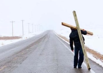 Sangkal Diri dan Pikul Salib Bersama Yesus