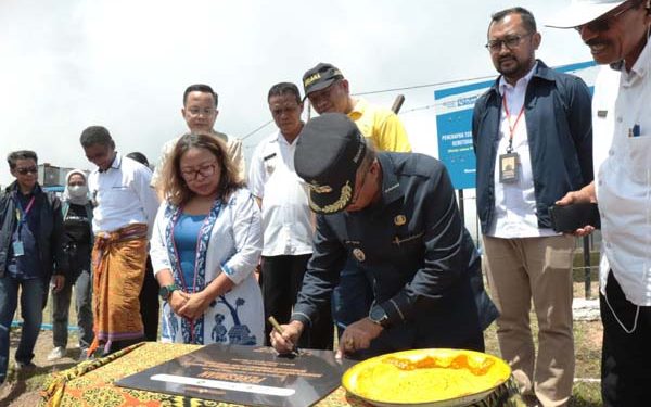 Bupati Timor Tengah Selatan Resmikan Teknologi Sederhana Pengubah Udara Jadi Air