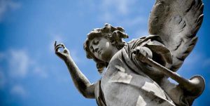 Malaikat Pelindung Berjalan di Depanmu