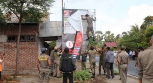 Gandeng Polres dan Sat Pol PP, Bawaslu Lembata Tertibkan Alat Peraga Kampanye