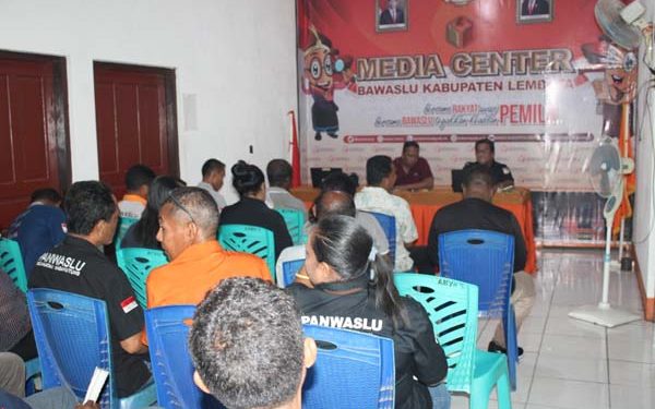 Jelang Kampanye dan Pendistribusian Logistik, Bawaslu Lembata Gelar Rakor Pembinaan Panwaslu Kecamatan