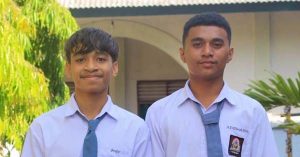 Dua Siswa SMAS Sesado Hokeng Juara I Lomba Cerita Rakyat Bank NTT