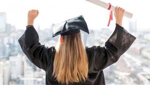 Kala Perempuan Terlibat di Ruang Politik (Sebuah Sisipan di Hari Ibu)