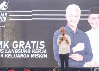 Ganjar tak Ambil Pusing Disebut Elektabilitas Jeblok, Mahfud: CSIS Dulu Pernah Meramal Pak Jokowi Kalah !