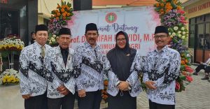 PGRI Kabupaten Gersik Bantu Korban Erupsi Gunung Lewotobi si Flores Timur NTT, Pengungsi Mulai Kembali