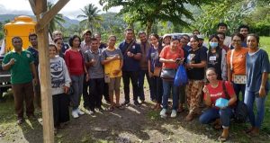 Guru dan Tenaga Kependidikan di Wulanggitang Terima Bantuan Kemanusiaan dari PGRI Kabupaten Flores Timur