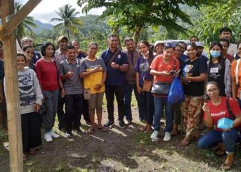 Guru dan Tenaga Kependidikan di Wulanggitang Terima Bantuan Kemanusiaan dari PGRI Kabupaten Flores Timur