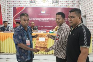 Akhirnya Paket Bernas Pun Serahkan Dokumen  Kepada KPU Sikka