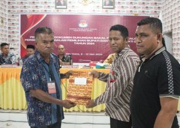 Akhirnya Paket Bernas Pun Serahkan Dokumen  Kepada KPU Sikka