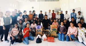  SMPK Santa Yosefa Labuan Bajo Berbagi  Kasih dengan Para Santri di Pesantren Nurul Fatah Mburak
