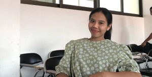 Parkir tak Beraturan Depan Kampus Unika Santu Paulus Ruteng Akibatkan Kapasitas Jalan Berkurang