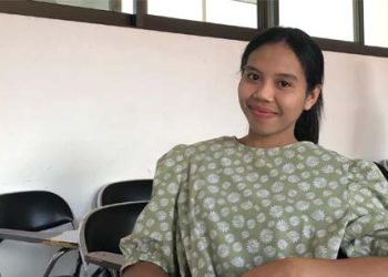 Parkir tak Beraturan Depan Kampus Unika Santu Paulus Ruteng Akibatkan Kapasitas Jalan Berkurang