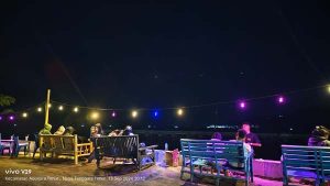 Pelataran Pelabuhan Waiwerang, Tempat Nongkrong Malam yang Kian Diminati