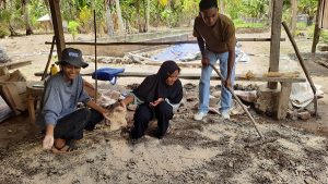 15 Anak Muda Lembata Belajar Pertanian Cerdas Iklim Bersama Plan Indonesia di Desa Wowong